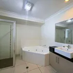 Rent 4 bedroom house of 915 m² in Moranbah