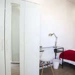 Rent a room of 150 m² in madrid