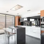 Rent 3 bedroom apartment in barcelona