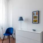 Rent 2 bedroom apartment of 969 m² in Bologna