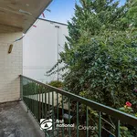 Rent 2 bedroom apartment in Melbourne