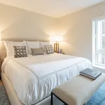 Rent 2 bedroom apartment of 92 m² in New York