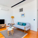 Rent 2 bedroom apartment of 70 m² in Lisbon