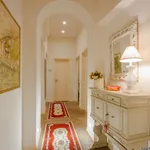 Rent 1 bedroom apartment of 62 m² in Florence