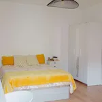 Rent a room in lisbon