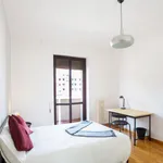 Rent 6 bedroom apartment in Milan