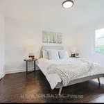 Maison de 2142 m² avec 3 chambre(s) en location à Toronto (Markland Wood)