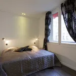 Appartement de 74 m² avec 1 chambre(s) en location à Paris