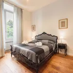 Rent 1 bedroom apartment of 65 m² in Florence