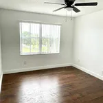 Rent 2 bedroom apartment of 92 m² in Pembroke Pines