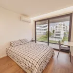 Quarto de 100 m² em porto