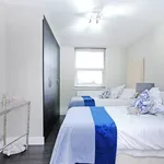 Rent 3 bedroom flat in London