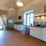 Rent 5 bedroom apartment of 240 m² in Lomagna