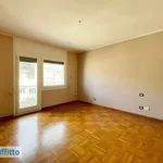 Affitto 4 camera appartamento di 124 m² in Turin