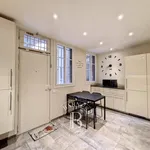 Appartement de 169 m² avec 6 chambre(s) en location à Paris