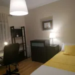 Rent a room of 84 m² in oviedo