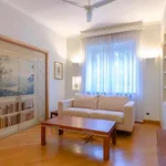 Rent 4 bedroom apartment in Genoa