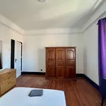 Rent a room in lisbon