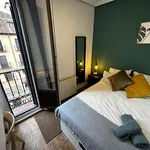 Rent a room of 160 m² in Madrid