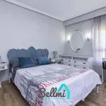 Rent 4 bedroom apartment of 133 m² in Oviedo