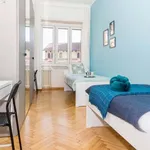 Rent 5 bedroom apartment in Milan