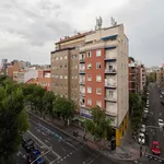 Rent a room of 140 m² in Madrid