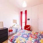 Rent a room of 115 m² in Milan