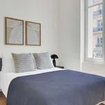 Rent 2 bedroom apartment of 62 m² in paris