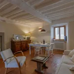 Rent 3 bedroom apartment in Cortona