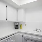 Rent 2 bedroom apartment of 95 m² in sherman oaks