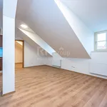 Pronajměte si 3 ložnic/e byt o rozloze 64 m² v Slaný