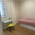 Alquilo 3 dormitorio apartamento de 100 m² en Estepona