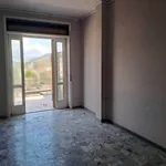 Affitto 4 camera appartamento di 100 m² in Salerno