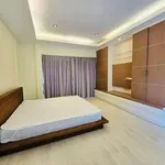 Rent 5 bedroom house of 550 m² in Bangkok