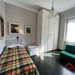 Rent 6 bedroom apartment of 90 m² in Genoa