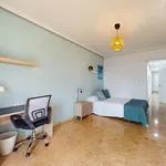 Rent a room of 173 m² in Valencia