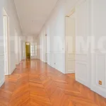 Rent 6 bedroom apartment of 260 m² in PARIS 17EME ARR. 