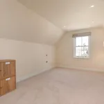 Rent 5 bedroom apartment in South East England