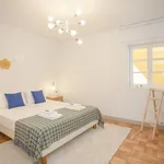 Rent 5 bedroom apartment of 86 m² in Porto