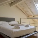 Rent 5 bedroom apartment of 130 m² in Milan