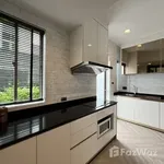 Rent 4 bedroom house of 318 m² in Bangkok