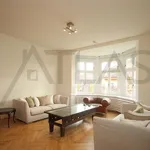 Rent 4 bedroom apartment of 120 m² in Prague