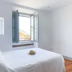 Rent 2 bedroom apartment of 70 m² in lisbon