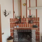 Rent 4 bedroom house of 250 m² in Montereale