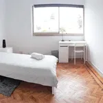 Rent a room of 143 m² in Lisboa