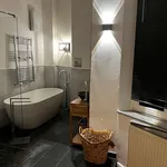 Rent 1 bedroom apartment of 84 m² in Dusseldorf