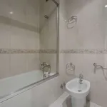 Rent a room of 220 m² in madrid