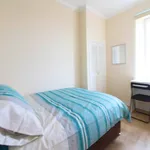 Rent 2 bedroom flat in Aberdeen