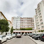 Rent 2 bedroom apartment of 135 m² in Lisbon