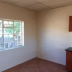 Rent 1 bedroom apartment of 100 m² in Pretoria